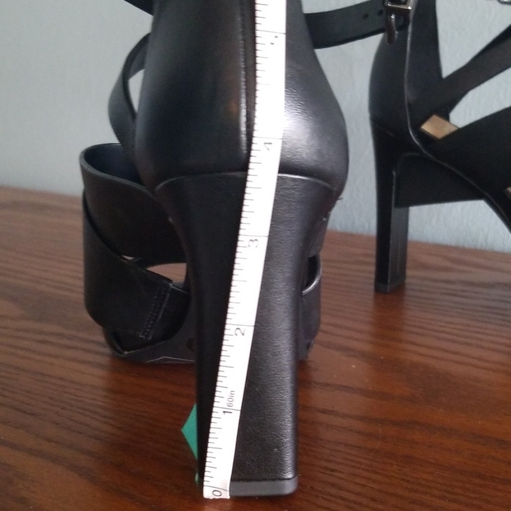 Gianni Bini Black strappy Shoes Size 7 - Picture 7 of 7
